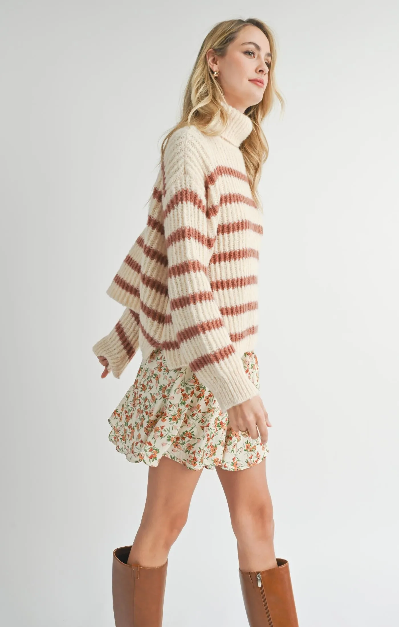 Aki Turtle Neck Sweater